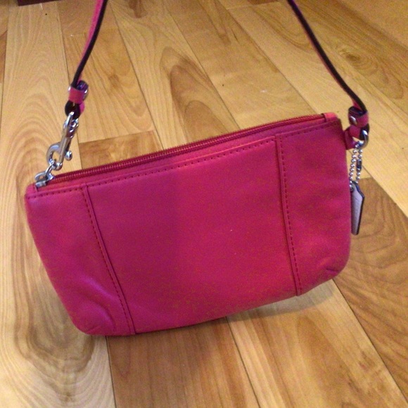 Coach wristlet - Picture 4 of 5